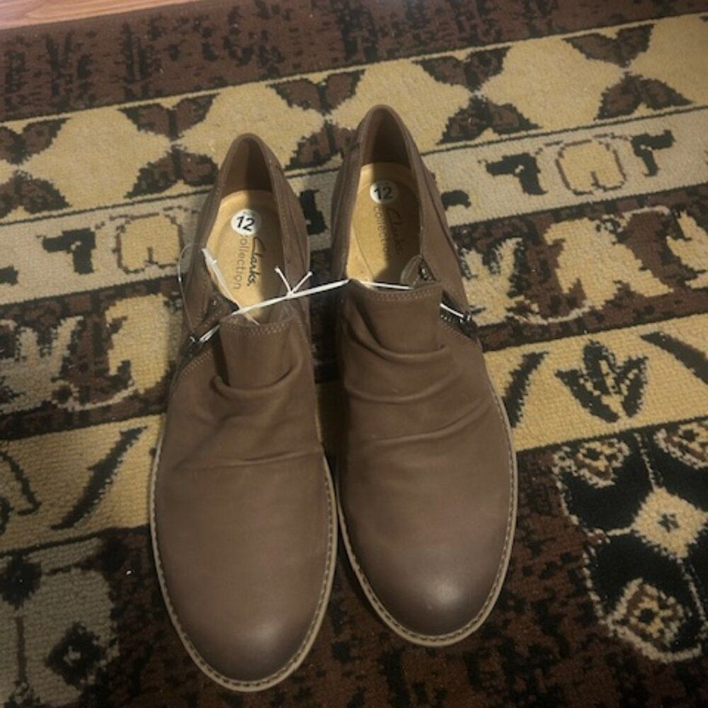 Clarks Camzin Pace Brown Nubuck side zip loafer shoes, size 12